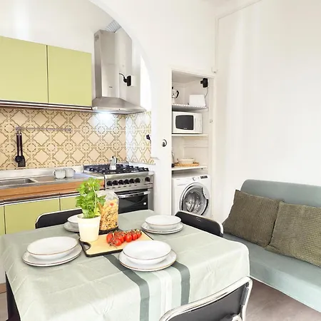 50 Mt Dal Mare - Relax Con Box E Ampio Terrazzo Apartment Alassio