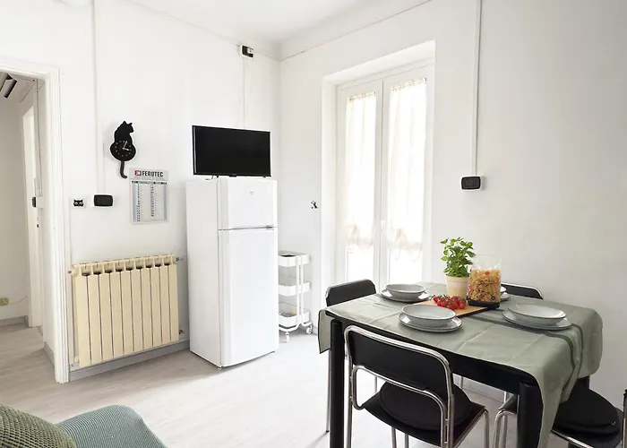 50 Mt Dal Mare - Relax Con Box E Ampio Terrazzo * Alassio