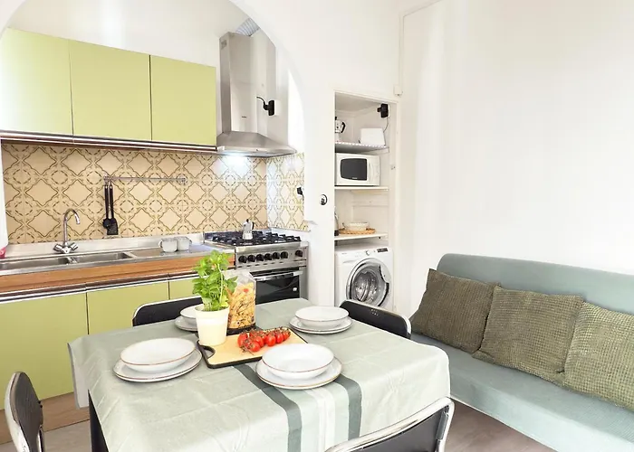 50 Mt Dal Mare - Relax Con Box E Ampio Terrazzo Lägenhet Alassio