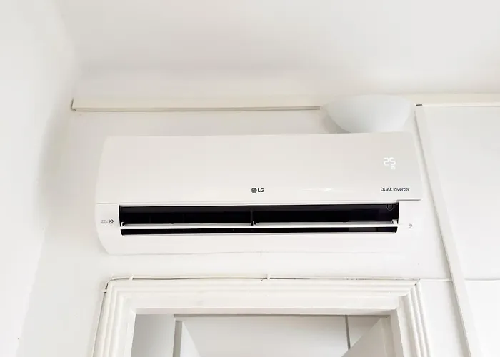 50 Mt Dal Mare - Relax Con Box E Ampio Terrazzo Alassio